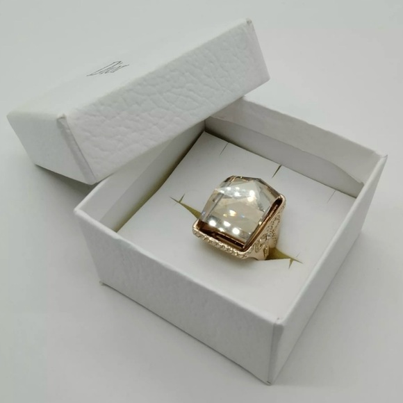 CHRISTIAN DIOR LOGO BIJOU RIBBON
BROWN CRYSTAL RING (Size 7-7.5) 💍 💛🔥 - Picture 15 of 15